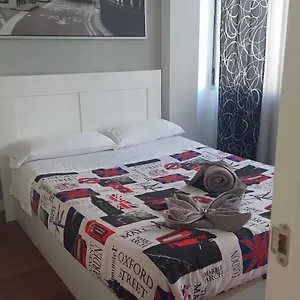https://enjoy-apartamentos-plaza-merced.1costadelsol.com